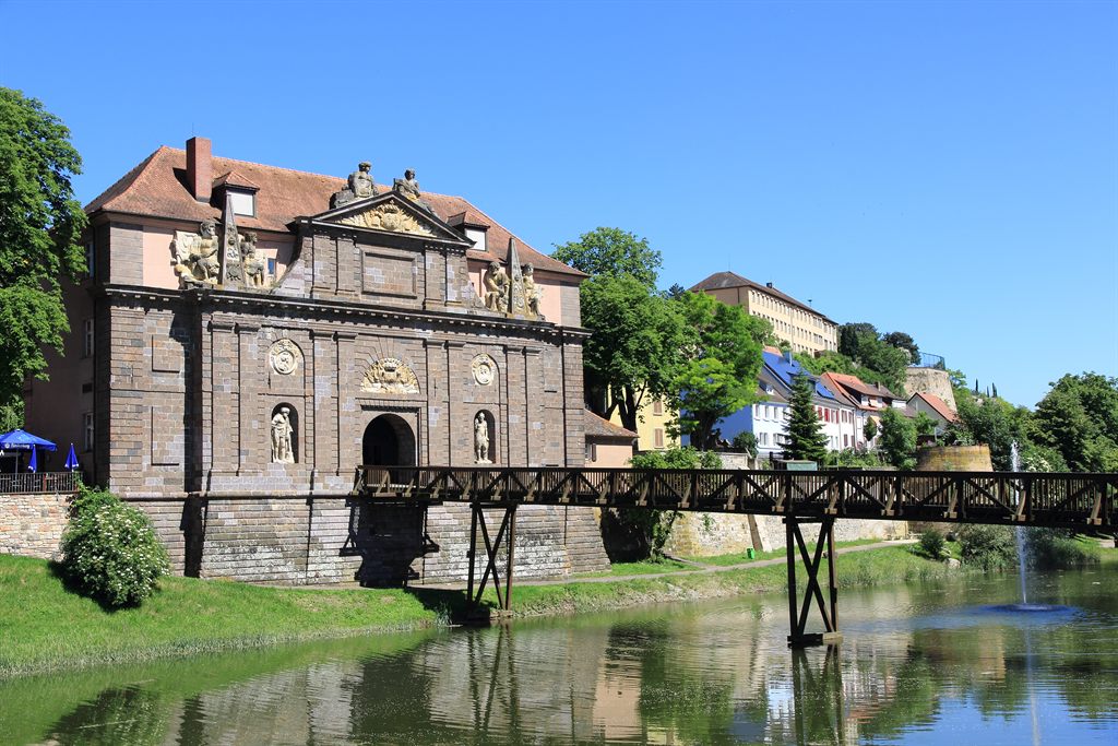Pass the Black Forest to Breisach