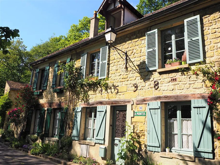 Through Van Gogh’s Seine to Paris