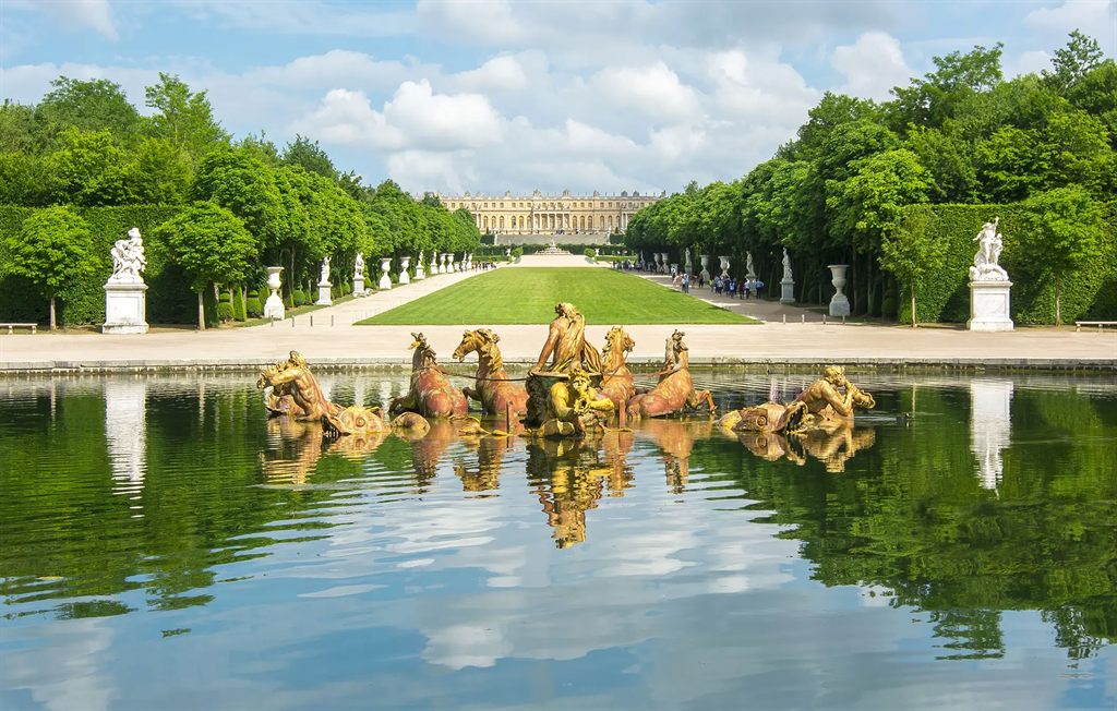 Visit Versailles Palace and Gardens