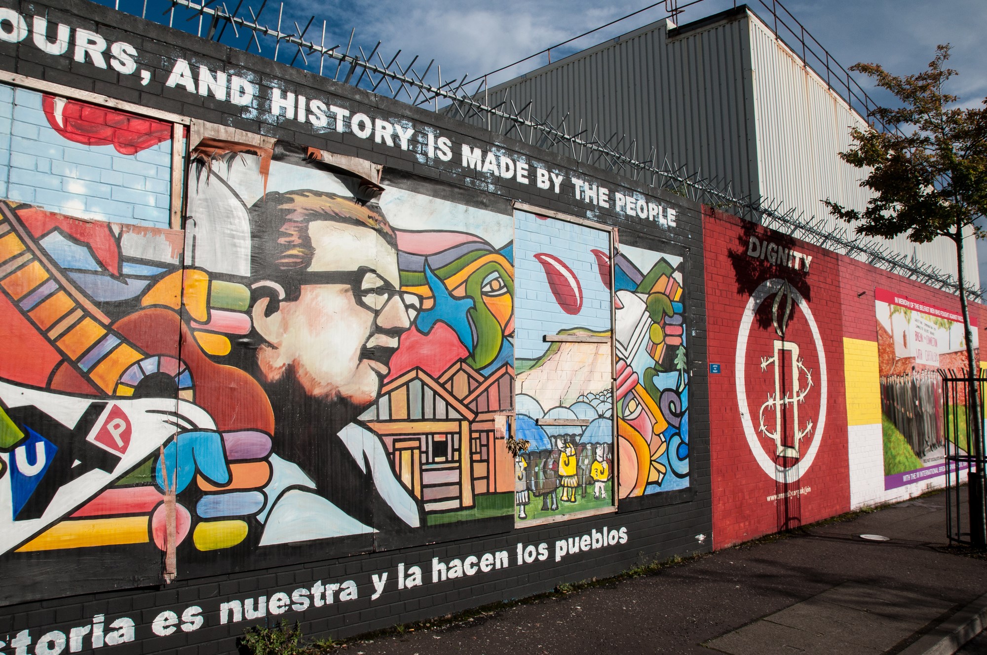 Belfast Street Art Tour with Local Artist