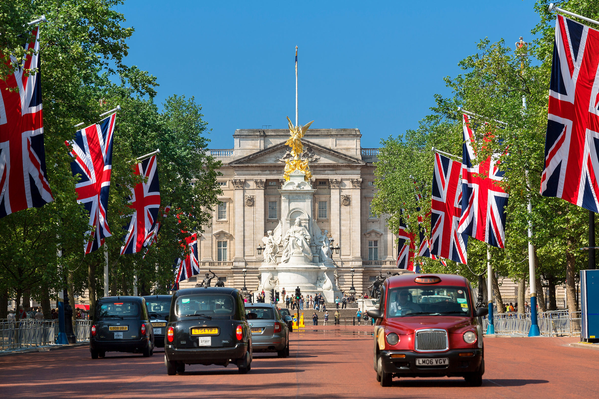 Traditions and Treasures of London	