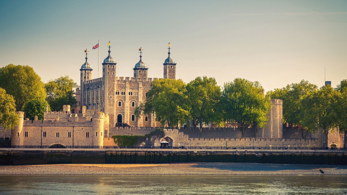 Cruise & Land: Indulge in France & Britain