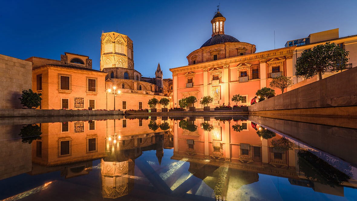 Barcelona, Valencia