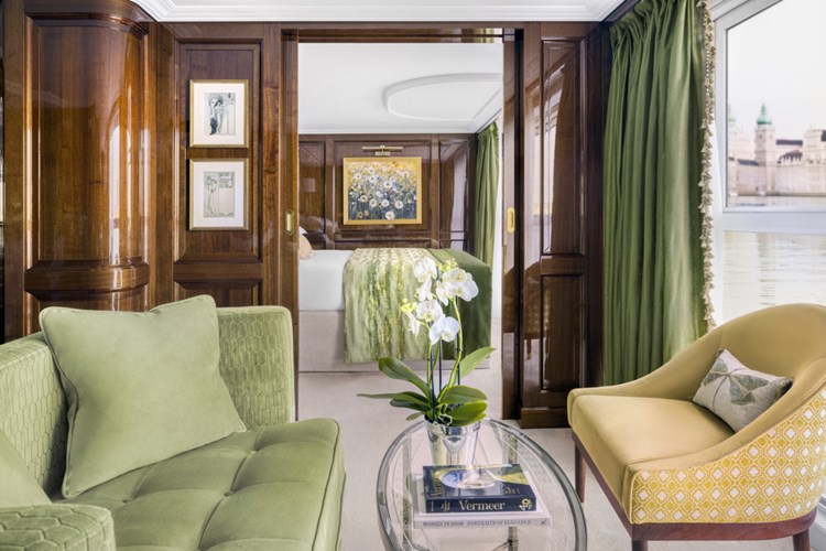 Grand Suite 403  S.S. Emilie 