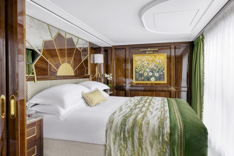 Grand Suite 403  S.S. Emilie 