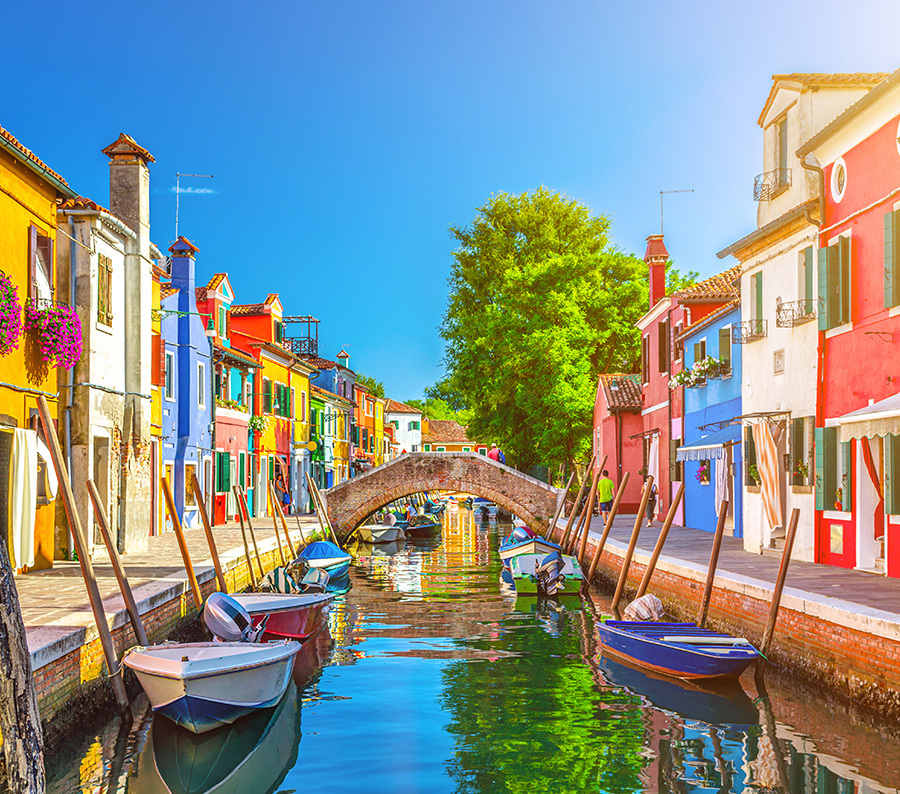 8 Colorful Towns to Add to Your Bucket List