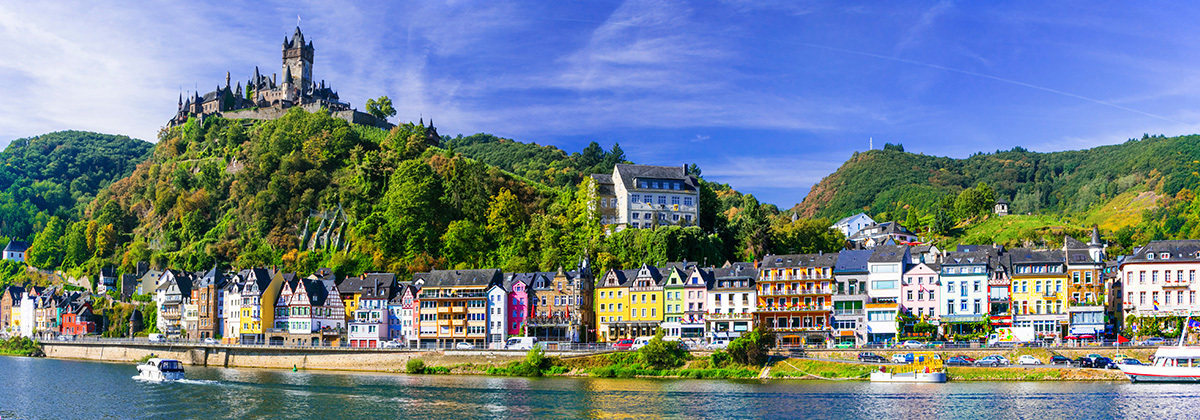 8 Colorful Towns to Add to Your Bucket List