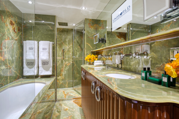 Grand Suite Bathroom (S.S. Bon Voyage)